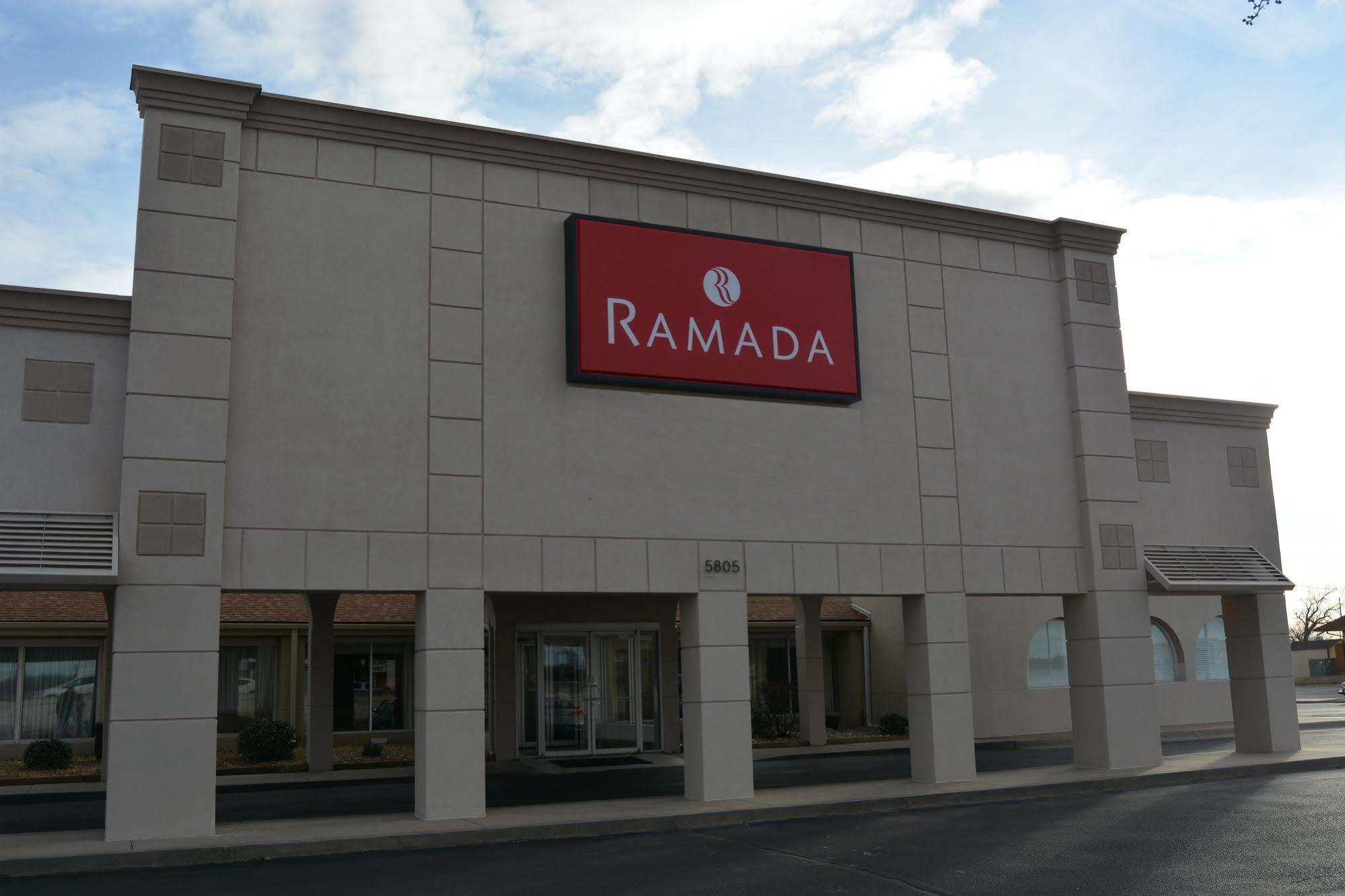 Ramada By Wyndham Wichita Airport Hotel Exterior photo